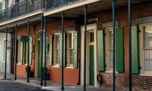 This is a banner image of the New Orleans French Quarter.